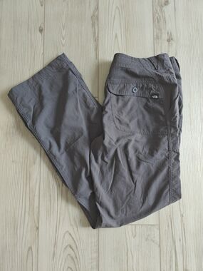 The North Face Lightweight Hiking Tek Pants Women’s Size 8 Stow Pocket